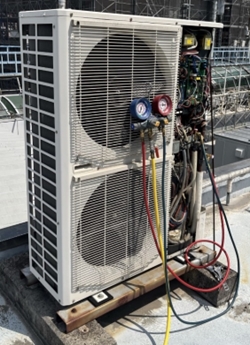 東京都 板橋区 店舗屋上 フロン回収1