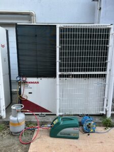 業務用大型エアコンのフロン回収2024年4月2日-1